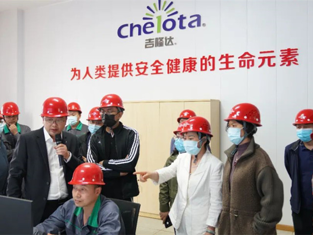 ͨ���ɷݴ����ι����ӹ�����ҳ�л�΢��Ԫ�ع���